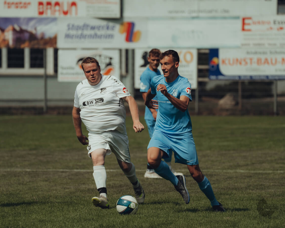 Fußballer freies Dribbling